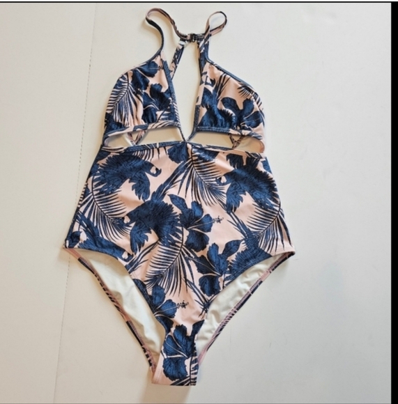 NWT MINKPINK Pink Blue Hibiscus‎ Island Cutout One Piece Swimsuit Size Medium - Picture 2 of 9